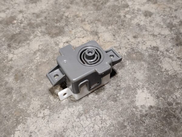 Samsung Washer Water Jet Button Switch DC61-03904Ax001 for model #WA48J7770AW/A2